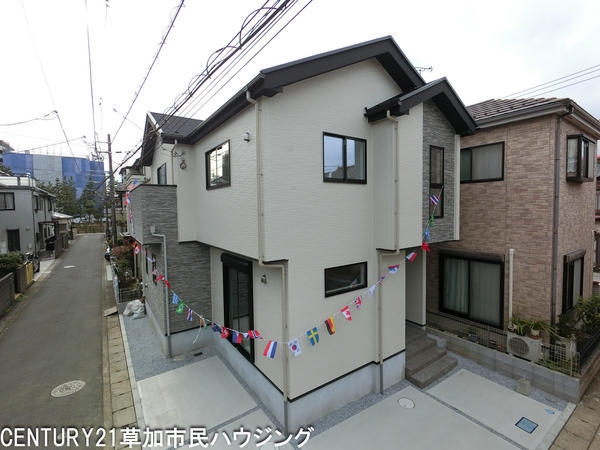 草加市中根1丁目　新築一戸建て　10期