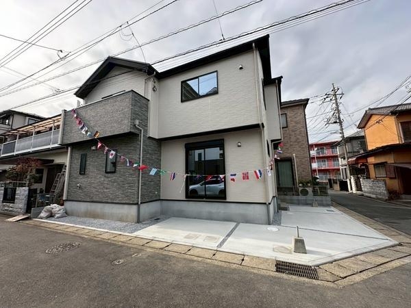 草加市中根1丁目　新築一戸建て　10期