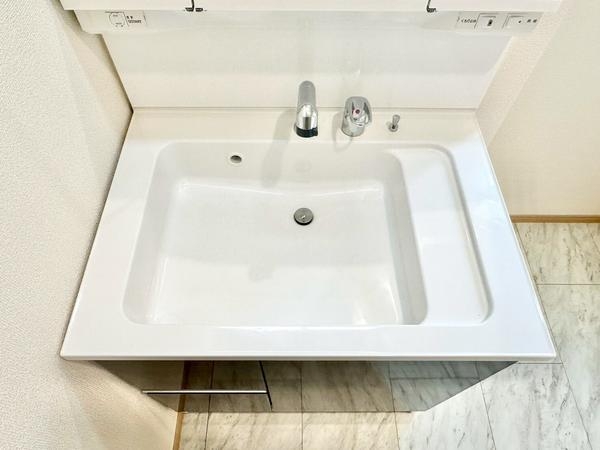 草加市西町　新築一戸建て