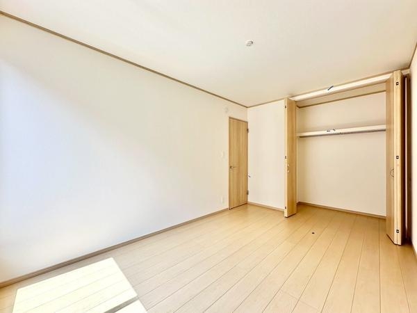 草加市西町　新築一戸建て