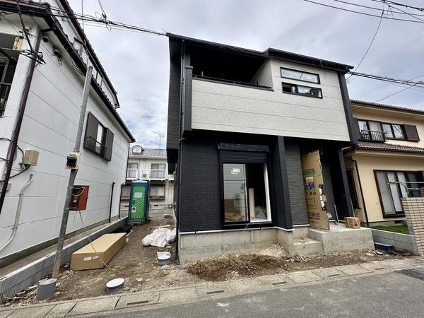 草加市谷塚仲町　新築一戸建て