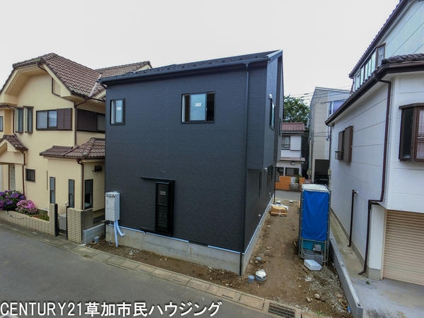 草加市谷塚仲町　新築一戸建て