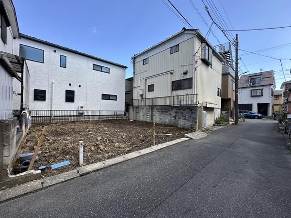 草加市中根1丁目　新築一戸建て