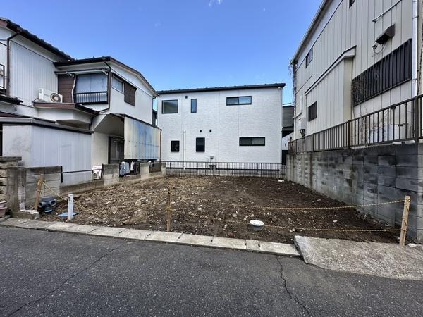 草加市中根1丁目　新築一戸建て