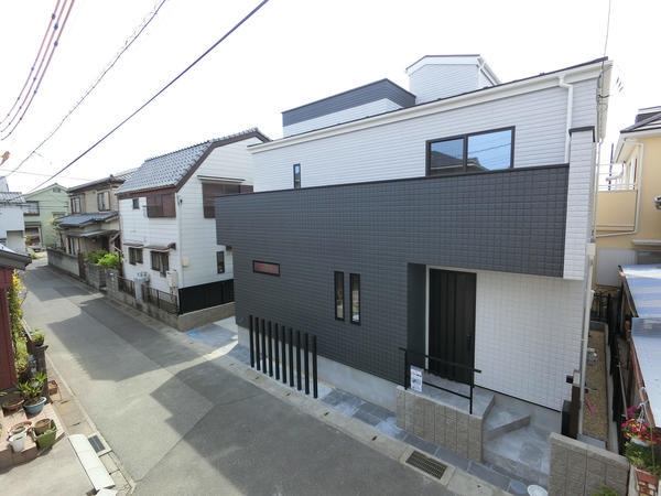 草加市中根2丁目　新築一戸建て