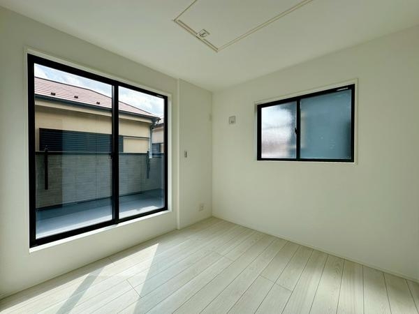 草加市吉町4丁目　新築一戸建て