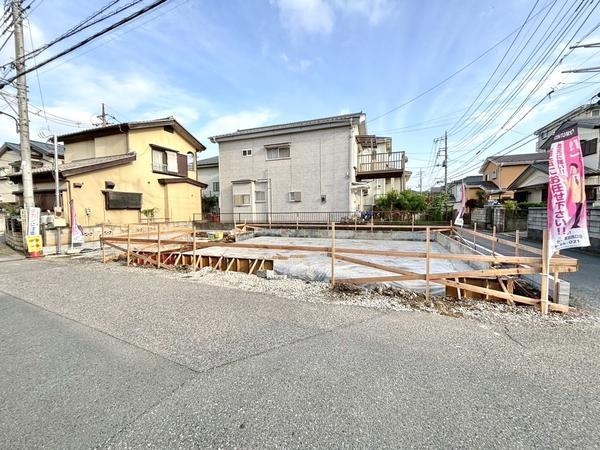 草加市稲荷2丁目　新築一戸建て　全一邸