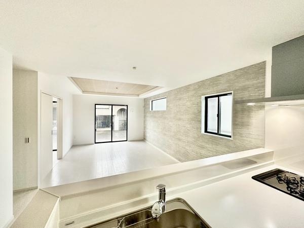 草加市稲荷5丁目　新築一戸建て　14期