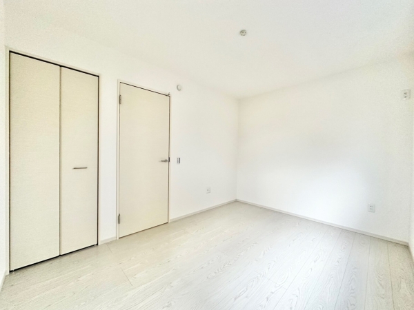 草加市稲荷5丁目　新築一戸建て　14期