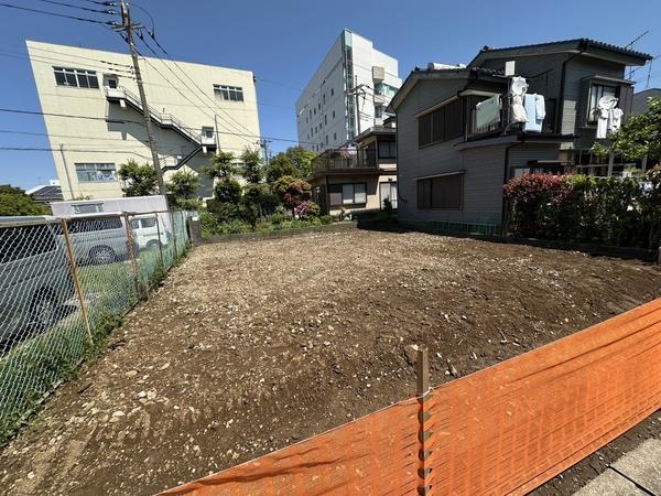 草加市稲荷5丁目　新築一戸建て　14期