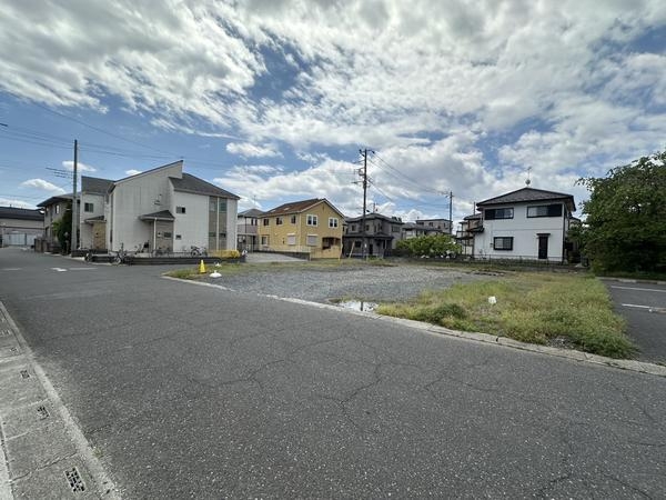草加市新栄2丁目　新築一戸建て