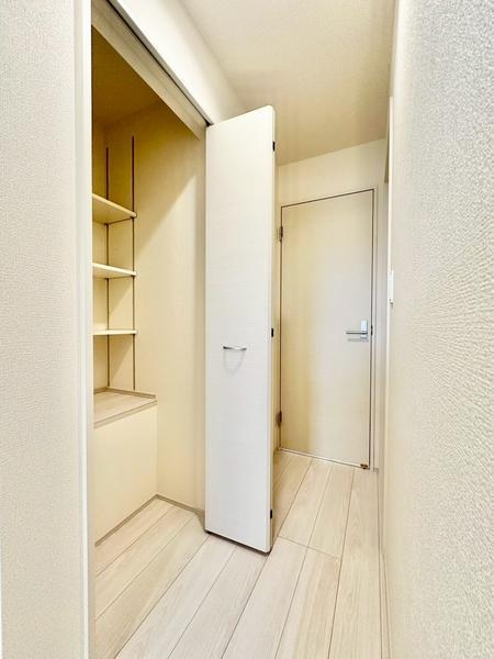 草加市新里町 新築一戸建て 2期1号棟(収納)