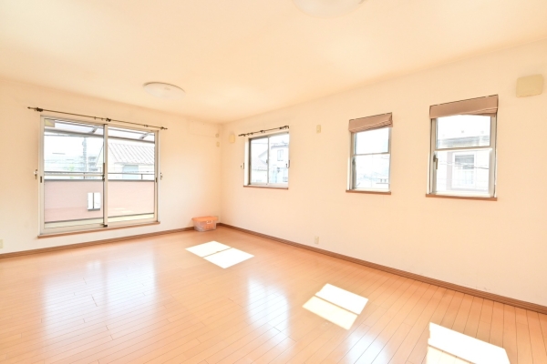 草加市松江２丁目の中古一戸建て