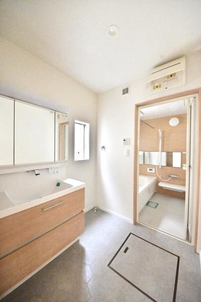 草加市氷川町の中古一戸建て
