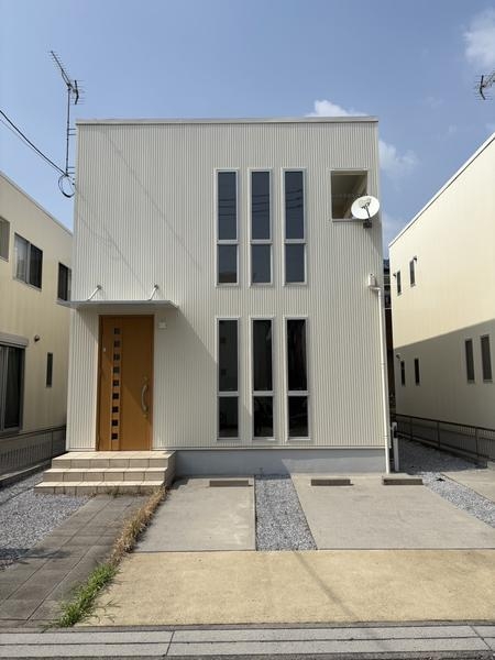 草加市氷川町　中古一戸建て　II