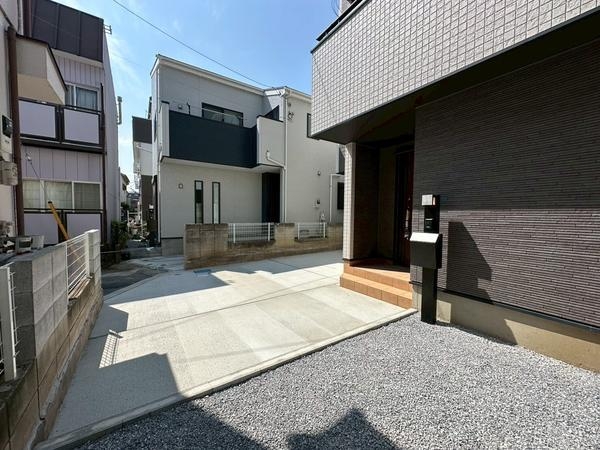 草加市八幡町　新築一戸建て　R
