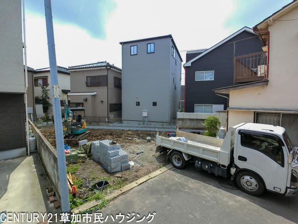草加市花栗1丁目　新築一戸建て
