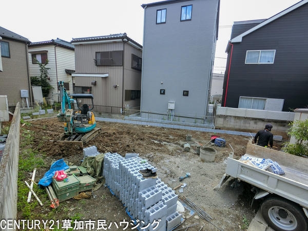 草加市花栗1丁目　新築一戸建て