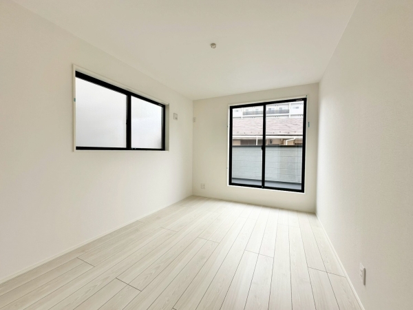 草加市吉町3丁目　新築一戸建て