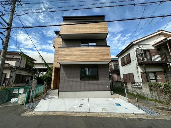 草加市旭町5丁目　新築一戸建て