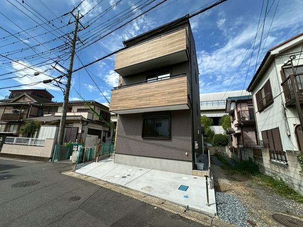草加市旭町5丁目　新築一戸建て