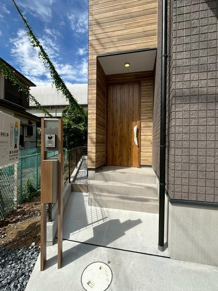 草加市旭町5丁目　新築一戸建て