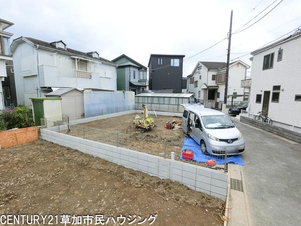 草加市谷塚上町　新築一戸建て
