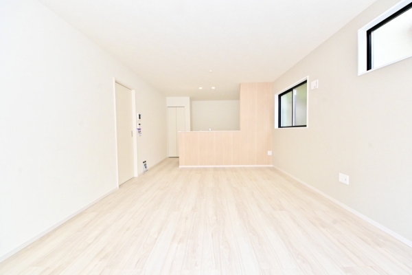 八潮市緑町3丁目　新築一戸建て　5期2号棟