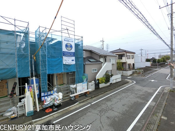 川口市榛松3丁目 新築一戸建て 3期1号棟(前面道路含む現地写真)