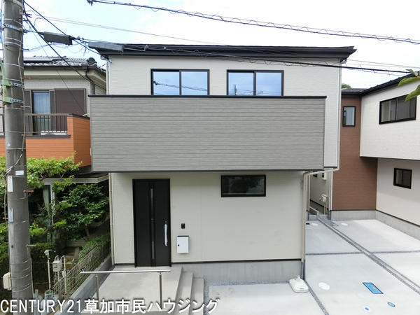八潮市緑町3丁目　新築一戸建て　5期1号棟