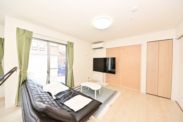 草加市谷塚町　中古一戸建て