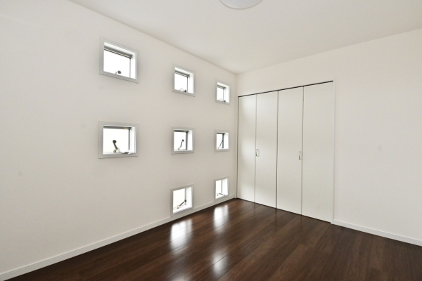 草加市氷川町の中古一戸建て(洋室)