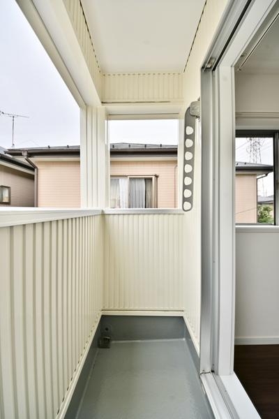 草加市氷川町の中古一戸建て(バルコニー)