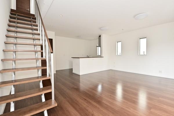 草加市氷川町　中古一戸建て　VI