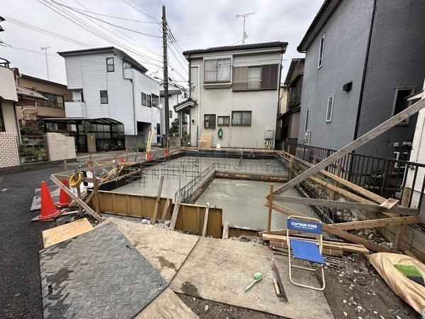 草加市谷塚上町　新築一戸建て