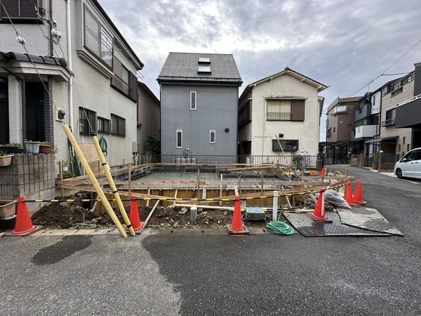 草加市谷塚上町　新築一戸建て
