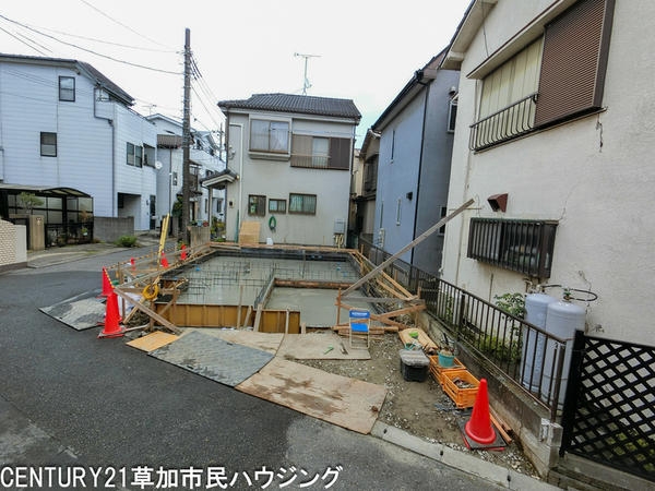 草加市谷塚上町　新築一戸建て