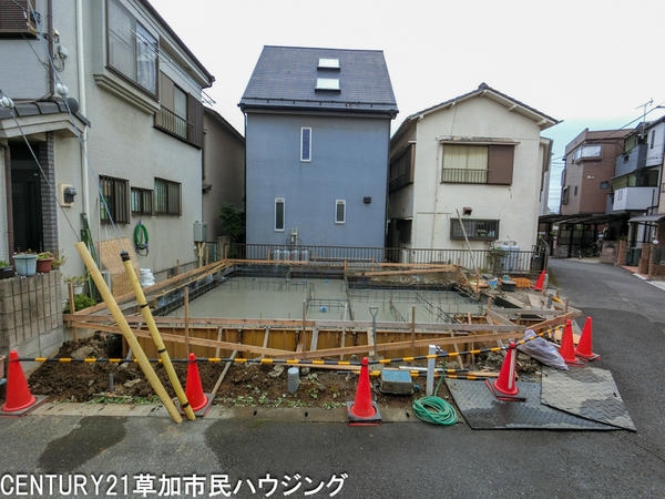 草加市谷塚上町　新築一戸建て