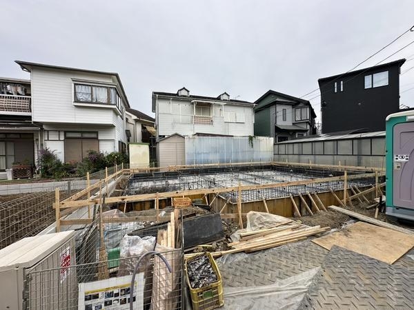 草加市谷塚上町　新築一戸建て