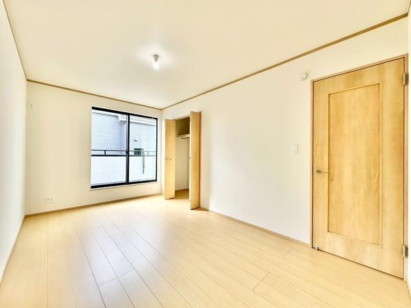 草加市稲荷4丁目　新築一戸建て　第2期C号棟