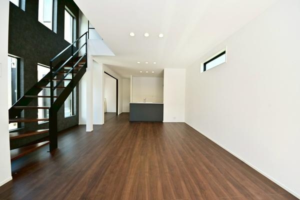 八潮市中央2丁目　新築一戸建て　2期　4号棟