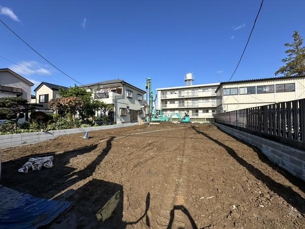 草加市稲荷4丁目　新築一戸建て　B号棟