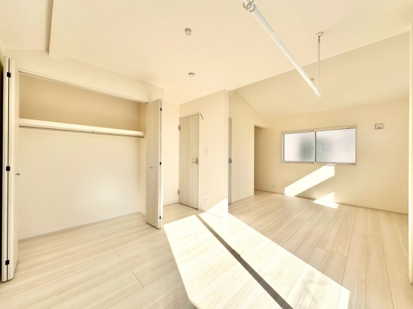 草加市新栄1丁目　新築一戸建て