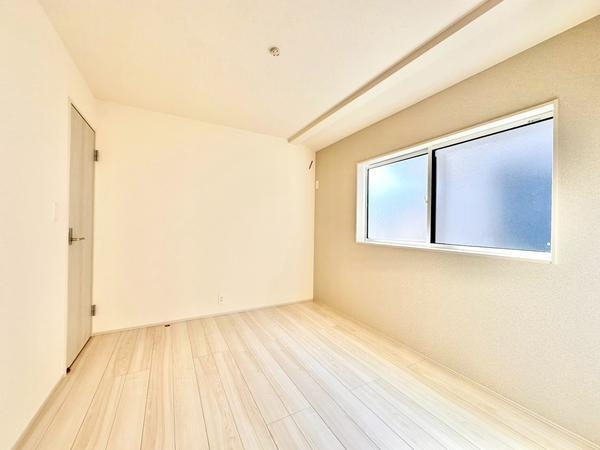 草加市新栄1丁目　新築一戸建て
