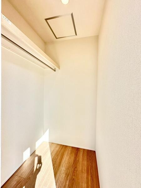 草加市稲荷4丁目　新築一戸建て　12期1号棟