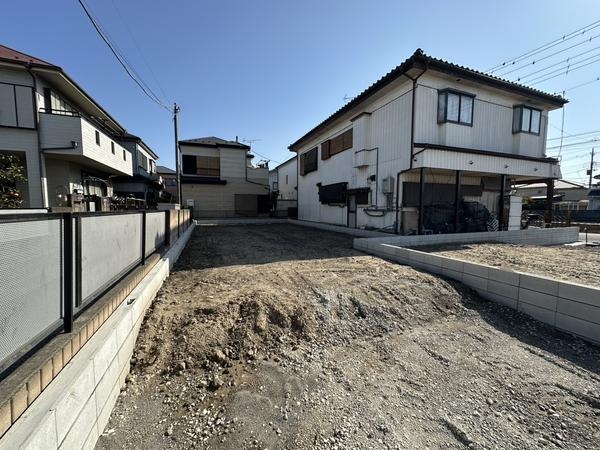 草加市稲荷4丁目　新築一戸建て　12期1号棟