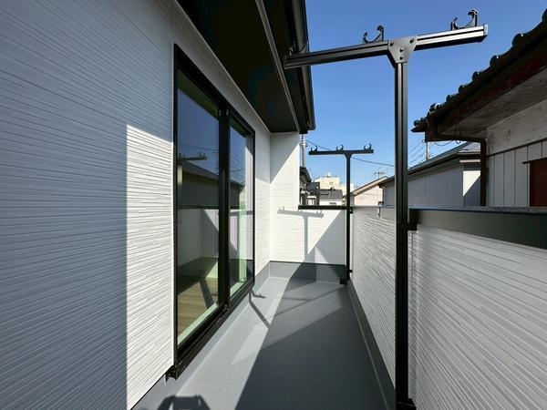 草加市稲荷4丁目　新築一戸建て　12期1号棟