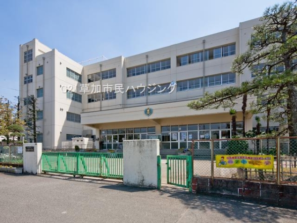 八潮市伊草1丁目　新築一戸建て　第2　　1号棟(八潮市立八條中学校)