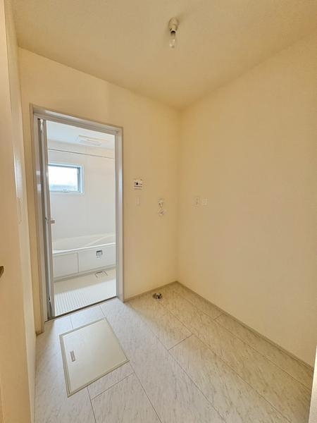 八潮市伊草1丁目　新築一戸建て　第2　　2号棟