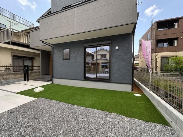 八潮市大曽根　新築一戸建て